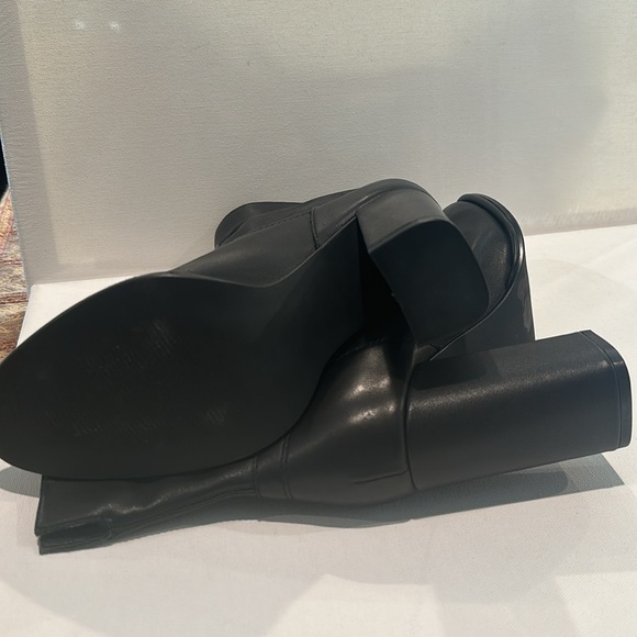 Steve Madden Midi 4” Heels Leather Boots with Split in the back. Size 7.5M - Picture 6 of 8